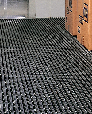 Safety Grid Diamond - Slip Resistant Drainage Matting - Work Setting