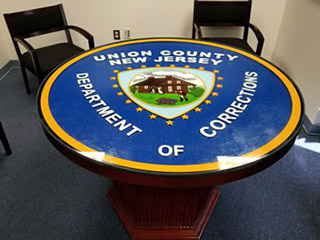 Custom Logo Table